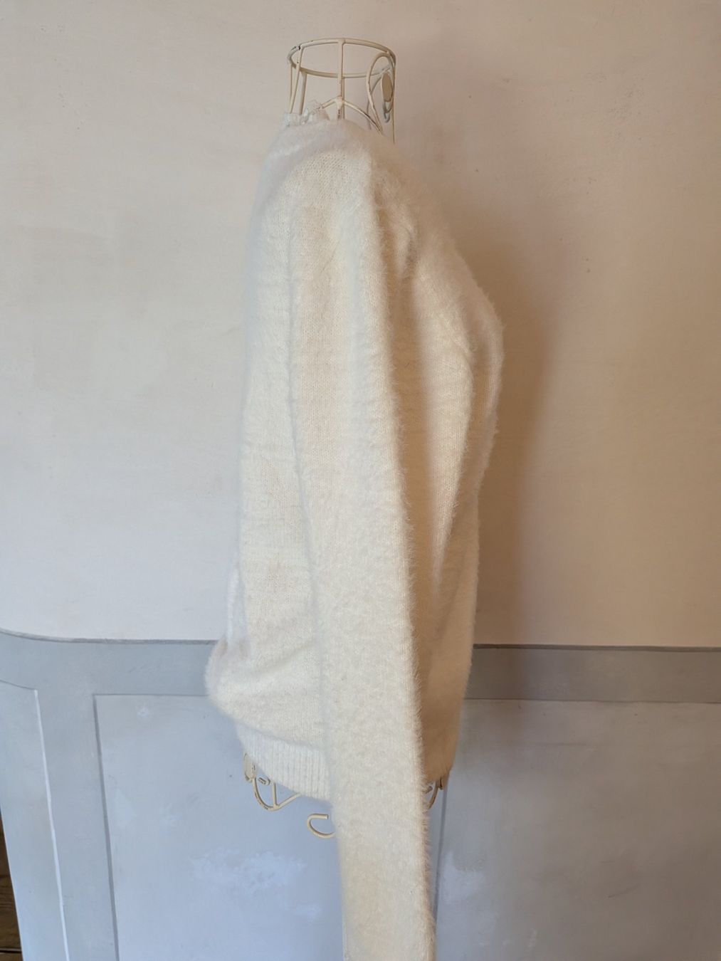 Maglioni & Felpe: Warmer Pulli weiss mit Rüschen - Grösse L – Usato da Dietfurt venduto da Subforce1853 1