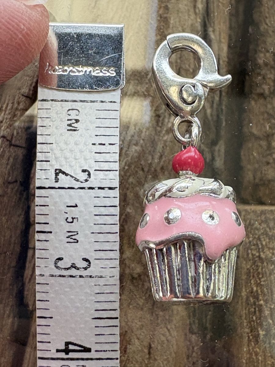 Pendentifs: Charm pendentif Cupcake – D'occasion à Jongny par Rivierach 5