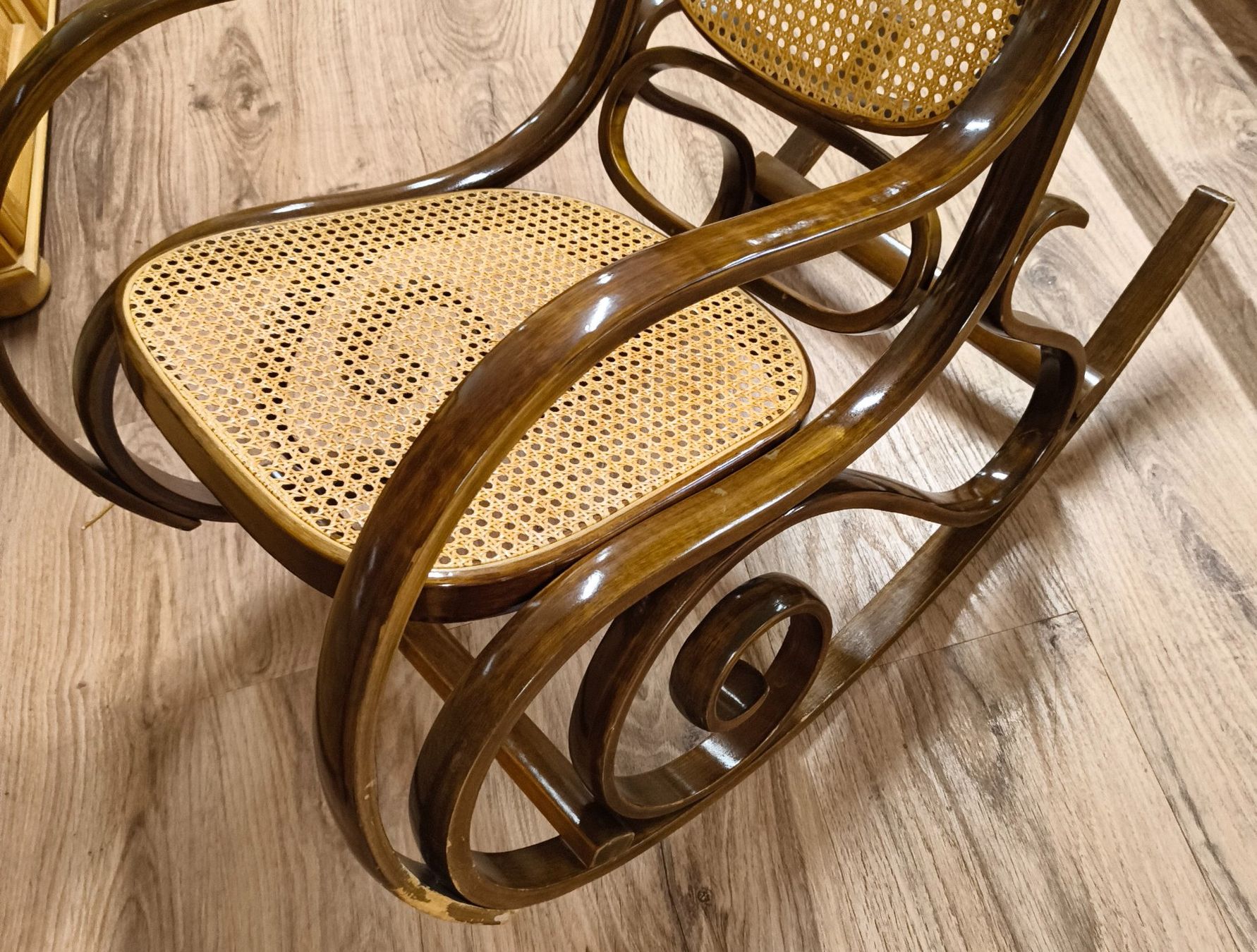Chaises: Schaukelstuhl – D'occasion à Basel par bk_brockibasel 3