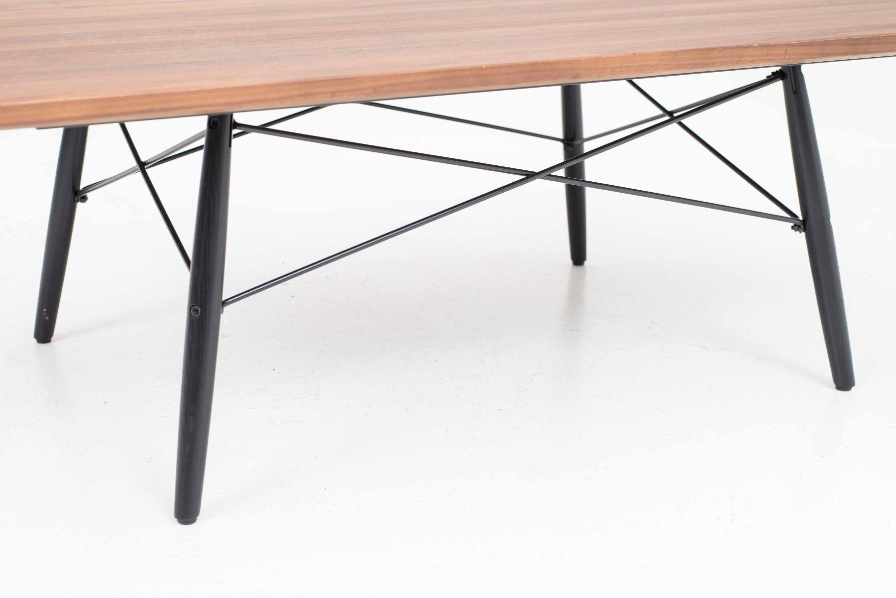 Vitra Tavoli: Vitra Coffee Table von Charles & Ray Eames in Nussbaum – Usato da Zürich venduto da STUZH38 5