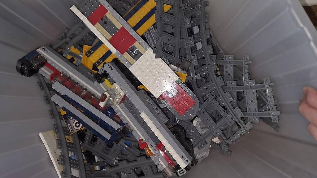 Lego Giocattoli: Lego City Passenger Train 60197 – Usato da Aesch (Neftenbach) venduto da Paalbertin 1