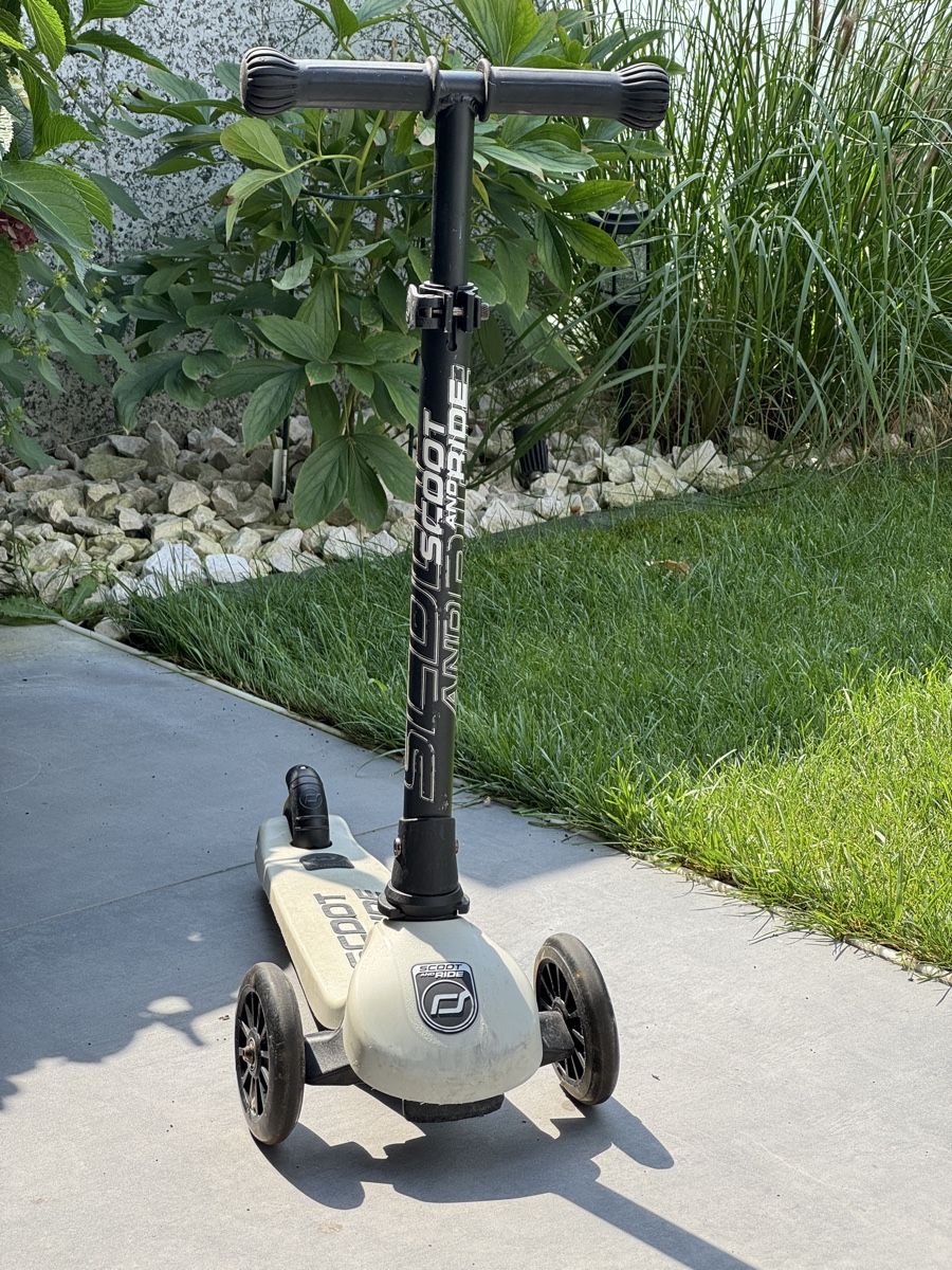 Kickboard: Scoot and Ride Highwaykick 3 LED – Usato da Buttikon SZ venduto da LEDUPGRADE