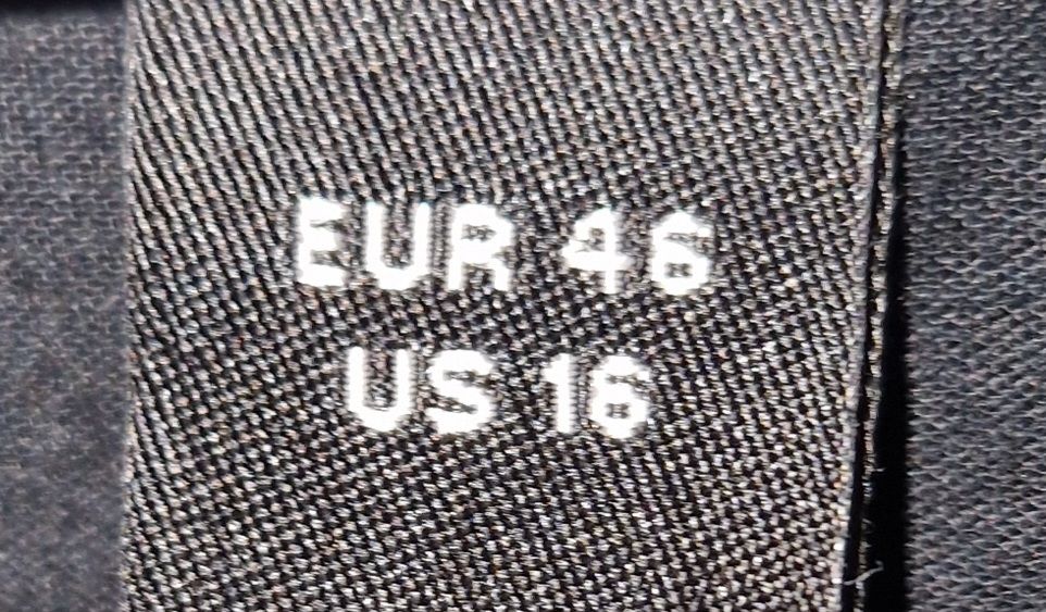 Blusen: Blouse pour femme 44/46 – Gebraucht aus Couvet von Pioune 1