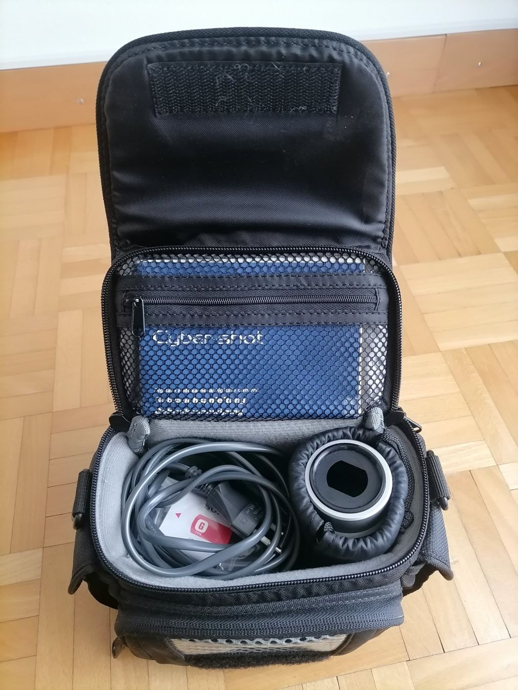 Sony Fotocamera: Sony Kompaktkamera inkl. Zubehör – Usato da Zug venduto da LucaLab 2