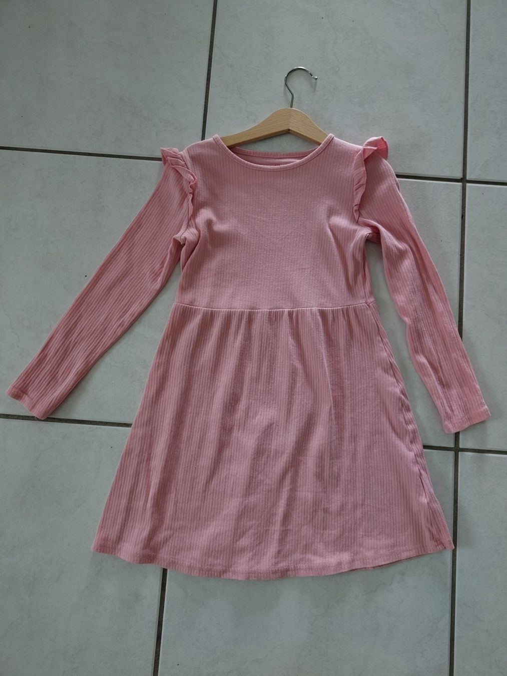 H&M Vestiti & Gonne: Kleid 122/128 – Usato da Neerach venduto da stens