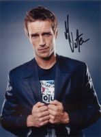 Original Autogramm von MICHAEL VARTAN auf Großfoto