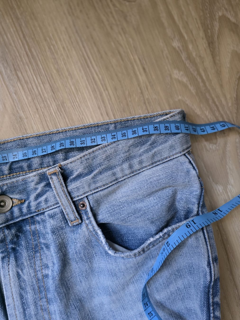 Zara Jeans: Mid waist loose straight Jeans – Usato da Interlaken venduto da NataliiaS 4
