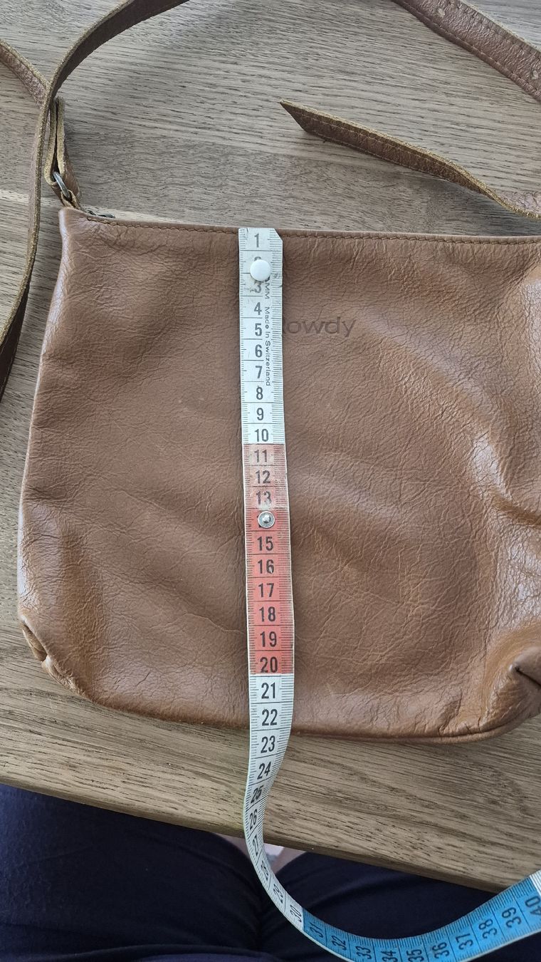Sacs: Rowdy Leder Umhängetasche  – D'occasion à Aarberg par Cnika 3
