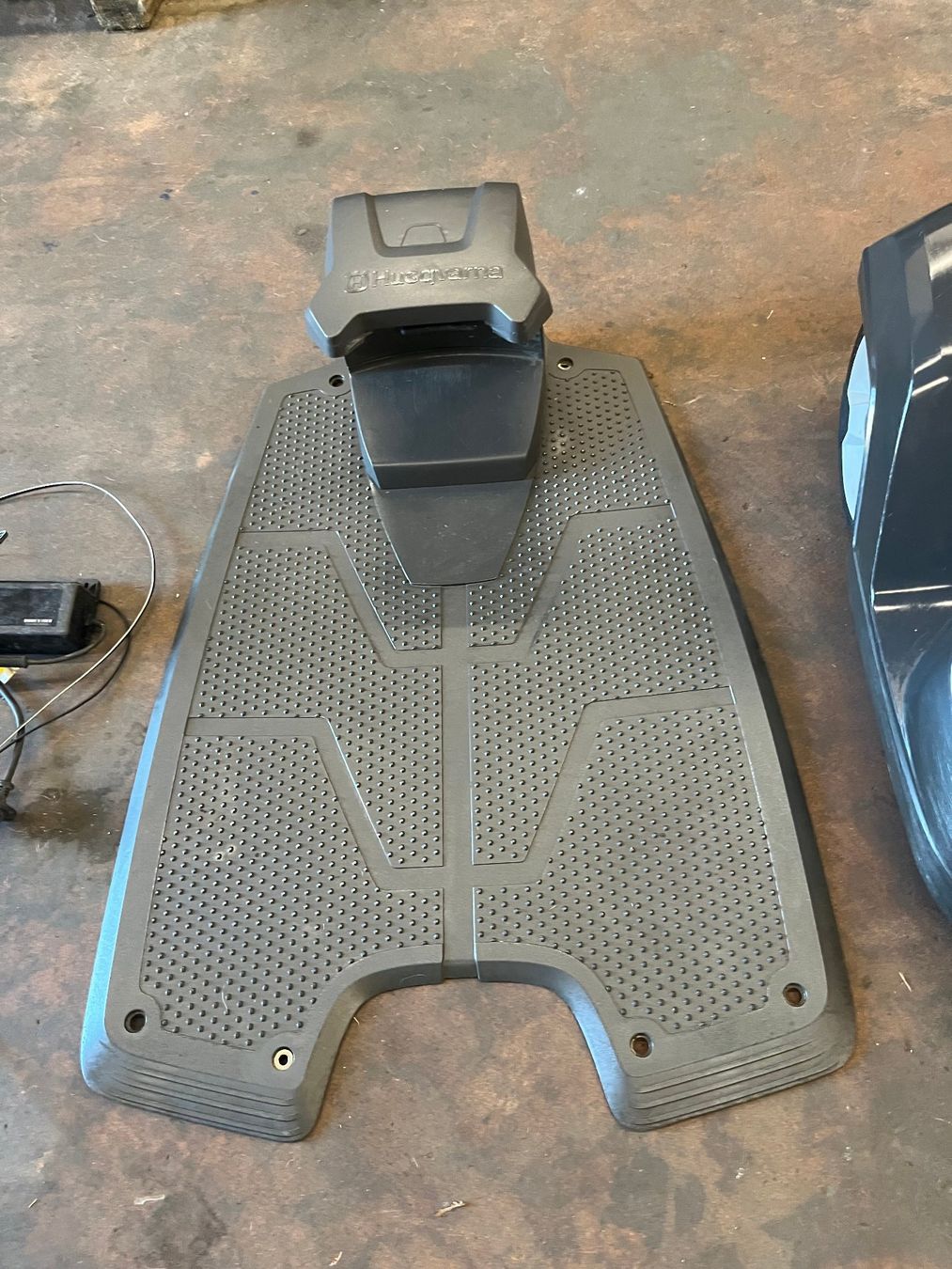 Husqvarna Tagliaerba: Husqvarna Automover 320 – Usato da Stüsslingen venduto da Shoebby_tools 3