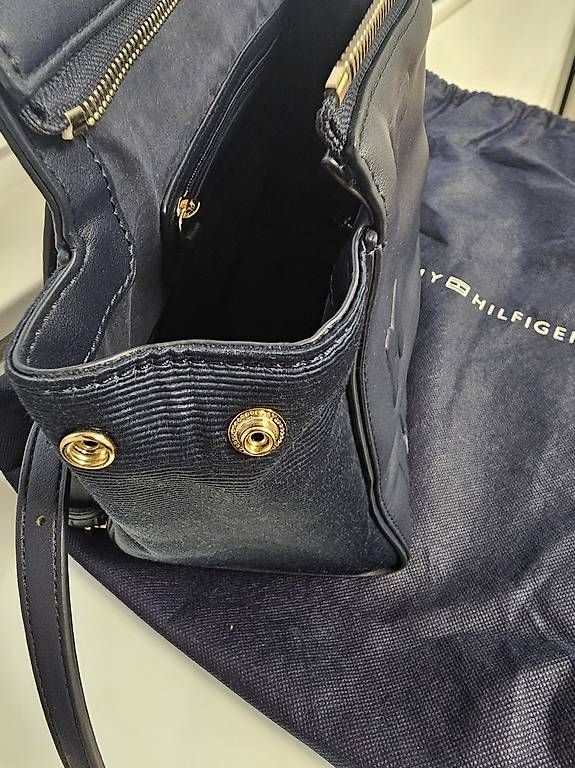 Borse da donna: Tommy Hilfiger Leder Handtasche – Usato da Möhlin venduto da luc_hlv7 1