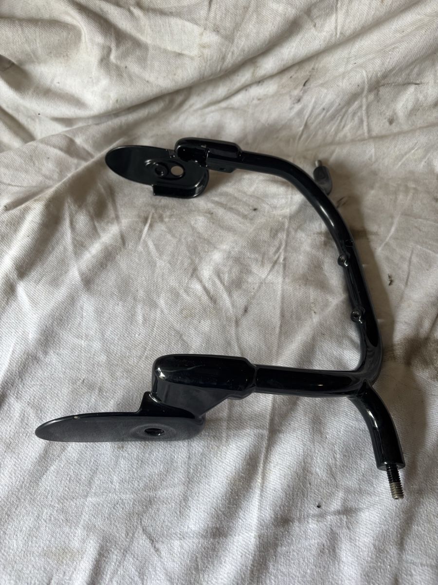 Harley-Davidson Tutti i ricambio per moto: Harley Davidson Kenzeichen u Blinkerverlegung Halter – Usato da Schötz venduto da Harley35 7