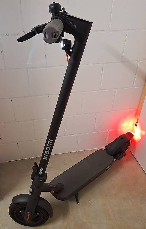 Kickboard: E-Scooter XIAOMI – Usato da Madiswil venduto da Phoensi59