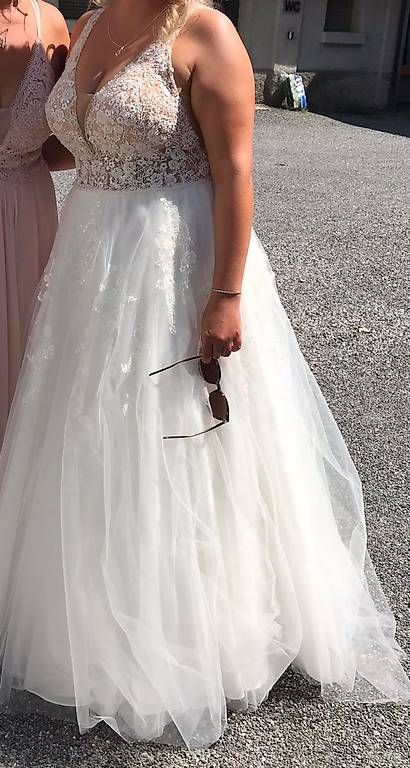 Kleider: 1x benutztes Brautkleid ivory mit Glitzertüll – Gebraucht aus Frutigen von sal_9lqd 1