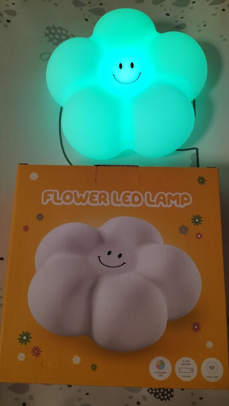 Lampen: LED flower lampe / lampe LED fleur – Neu und originalverpackt aus Morges von Naydeimy1731