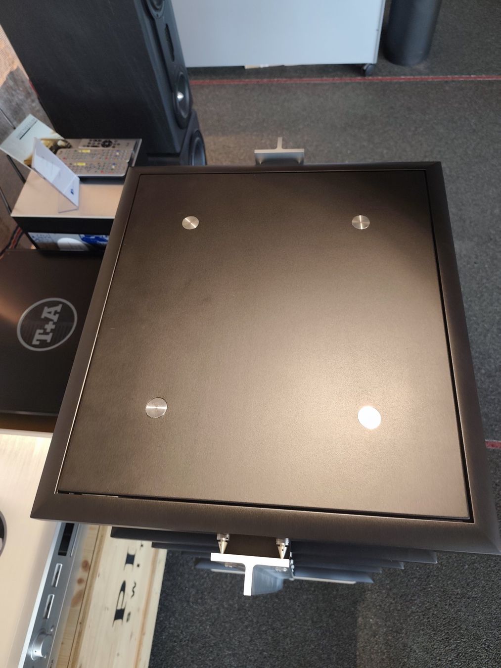 Supporti a parete: Pagode HiFi Rack – Usato da Bern venduto da Buybest24 3