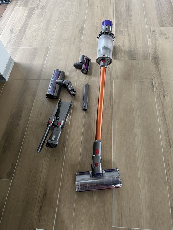 Dyson V10 | Kaufen auf Ricardo