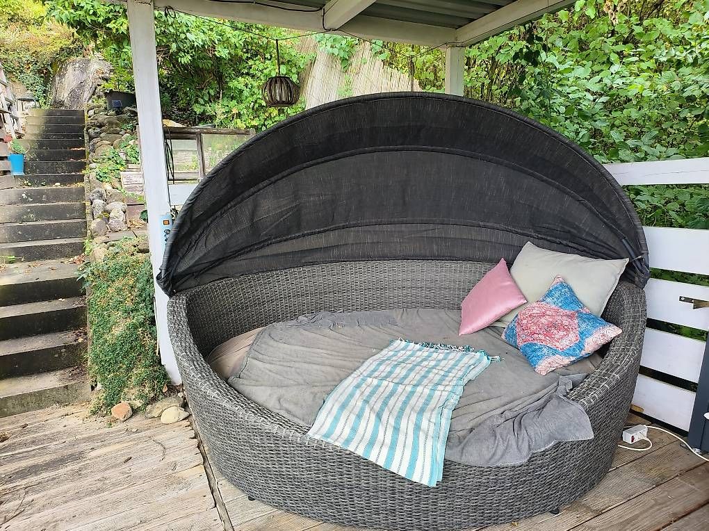 Sofas: Lounge Ratten Insel – Gebraucht aus Schaffhausen von Airsue 1