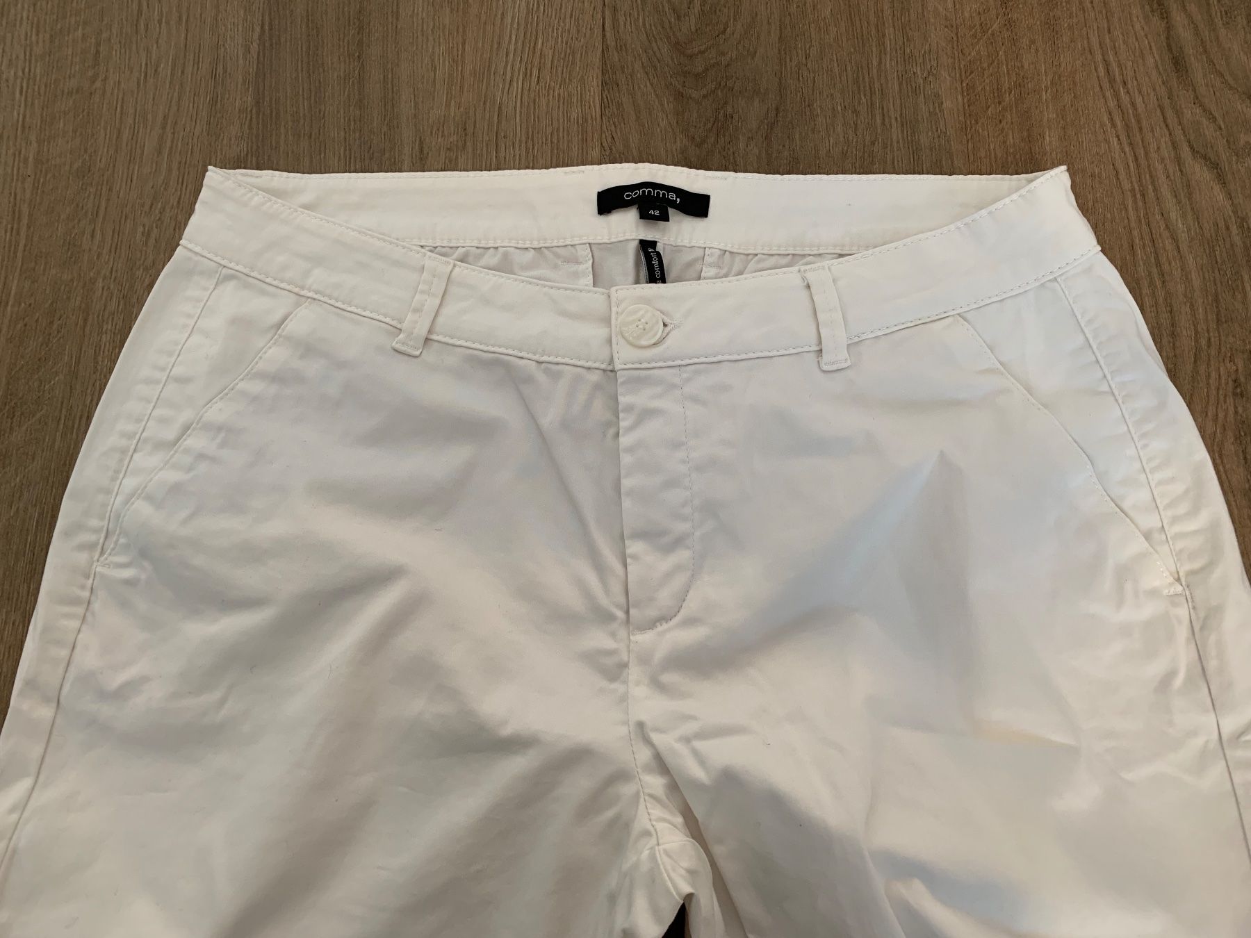 Comma Pantaloni: Comma Stoffhose Hose weiss Gr. L / XL – Usato da Fislisbach venduto da KolibriSecondhand 2