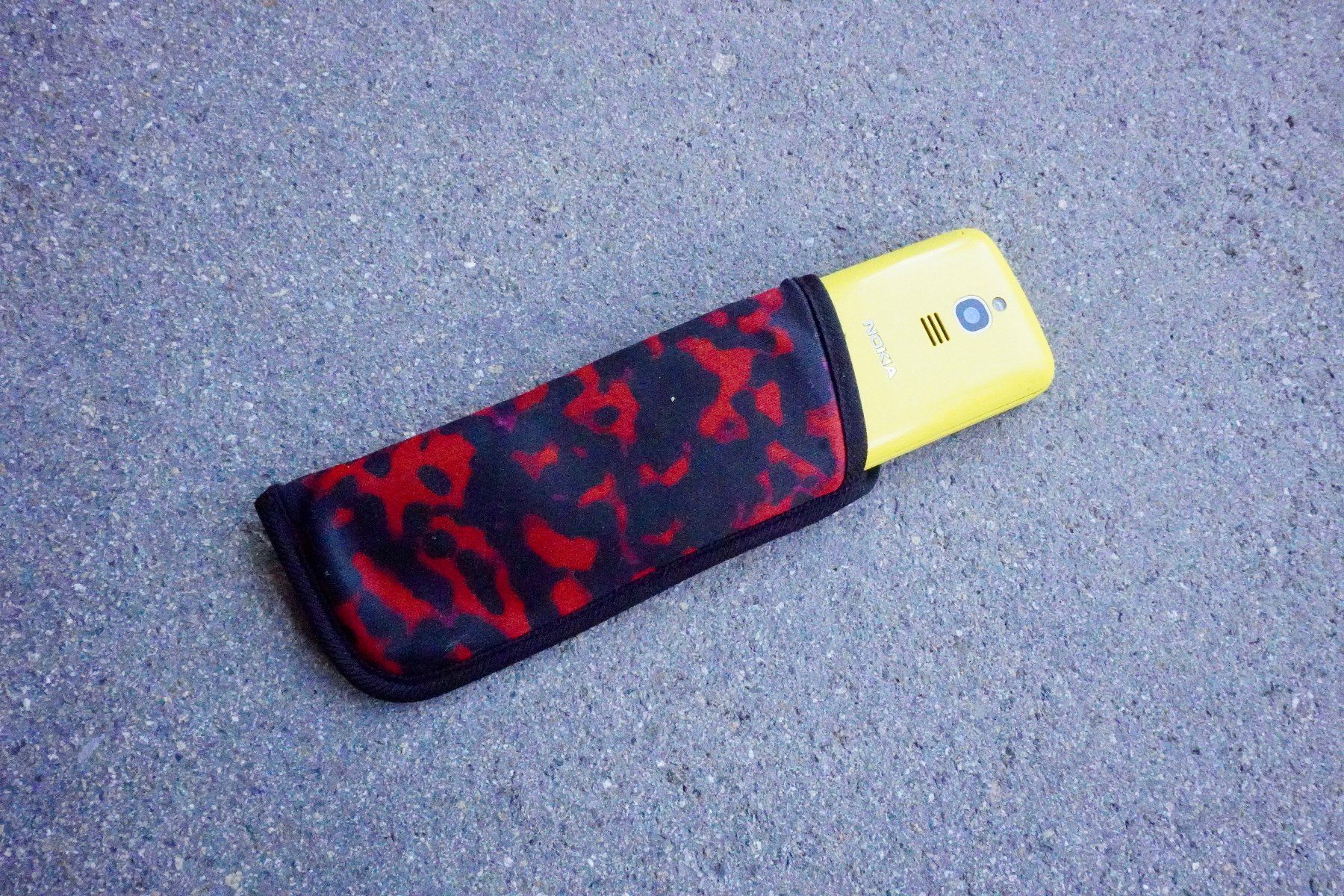 Nokia Telefoni cellulari / Smartphones: Nokia 8110 4G " Banana  " – Usato da Chur venduto da JennyAlexander 5