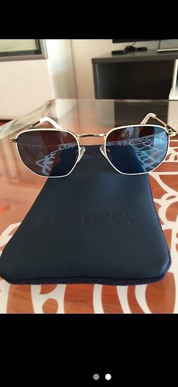 Lunettes & Verres: Sonnenbrille le Specs – D'occasion à Sargans par AmineA 1