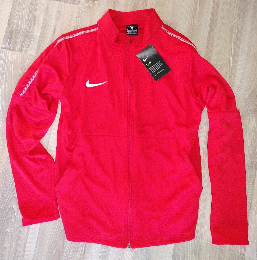 Nike Pullover & Sweatshirts: Nike Pulli Grösse S, neu und ungetragen – Neu und originalverpackt aus Oftringen von Sportivo.ch