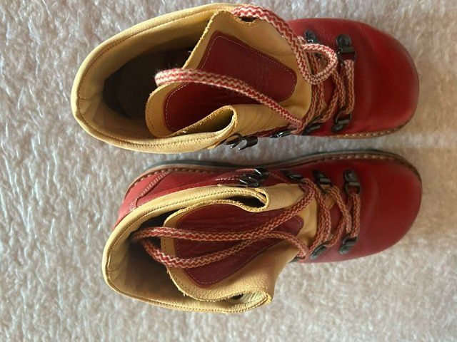 Scarpe da donna: Damen Leder-Wanderschuh, rot-creme, Grösse 38 – Usato da Biel/Bienne venduto da 3591ren