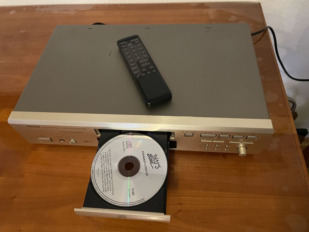 Denon Lettore multimediale & Streamer: Denon DCD-685 CD Player – Usato da Zürich venduto da semi16 2
