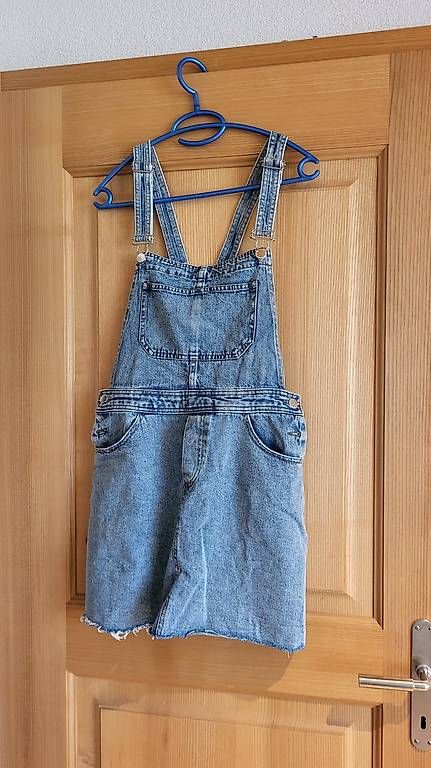 H&M Lotti di vestiti: 2 Jeansrock – Usato da Muolen venduto da Simi897