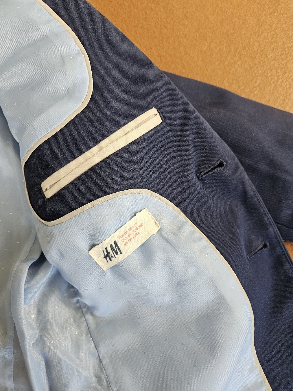 H&M Completi: H&M Anzug Set, Grösse 116, dunkelblau – Usato da Eschenbach SG venduto da MarThu 3