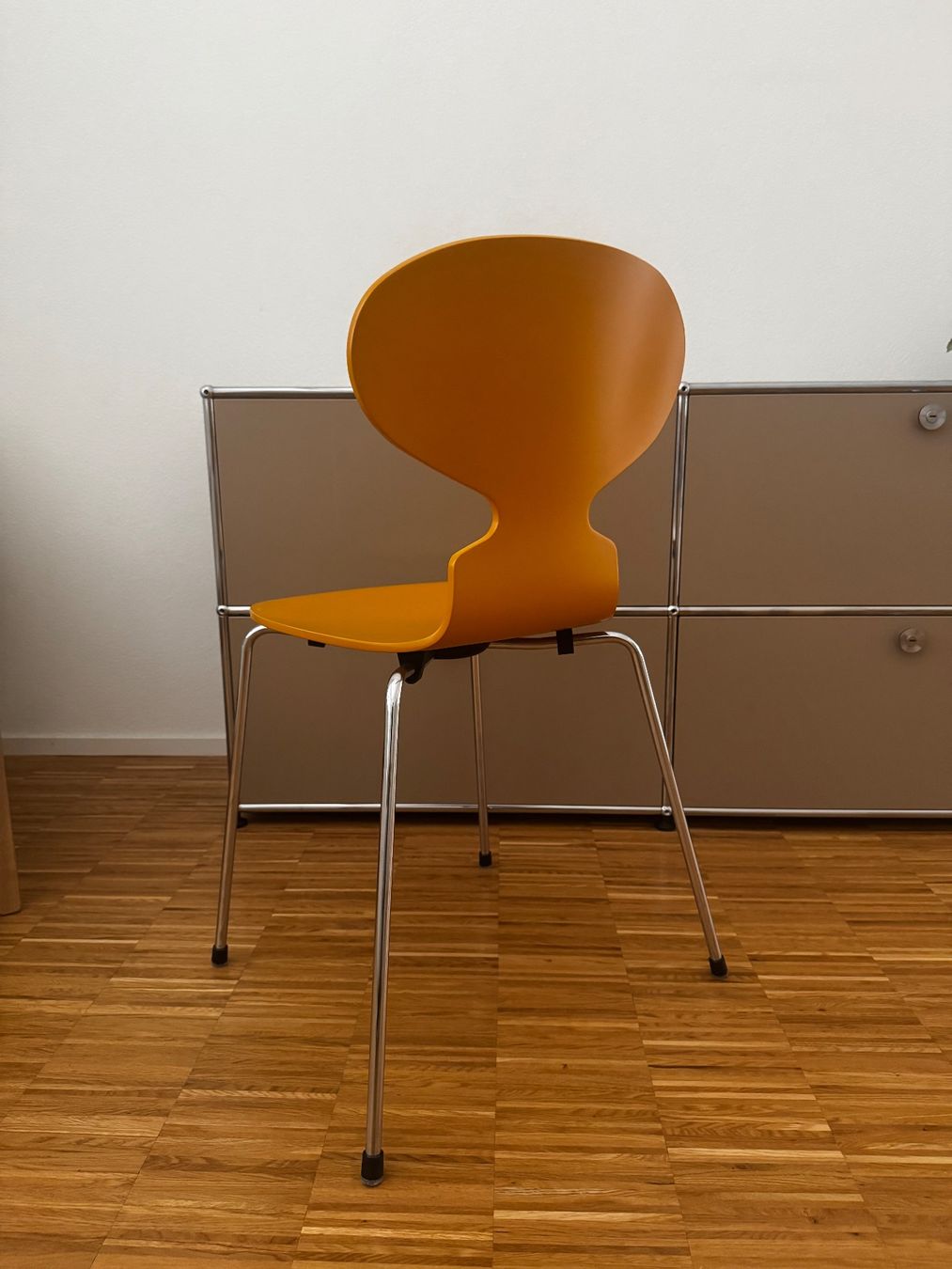 Fritz Hansen Sedie: Fritz Hansen Ant Stuhl Burnt Yellow – Usato da Weisslingen venduto da ase_v8wf 1