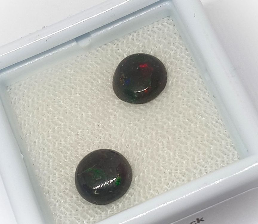 Promo 2x Opales noires 7 mm Valeur 160 Fr (Neuf (Voir description