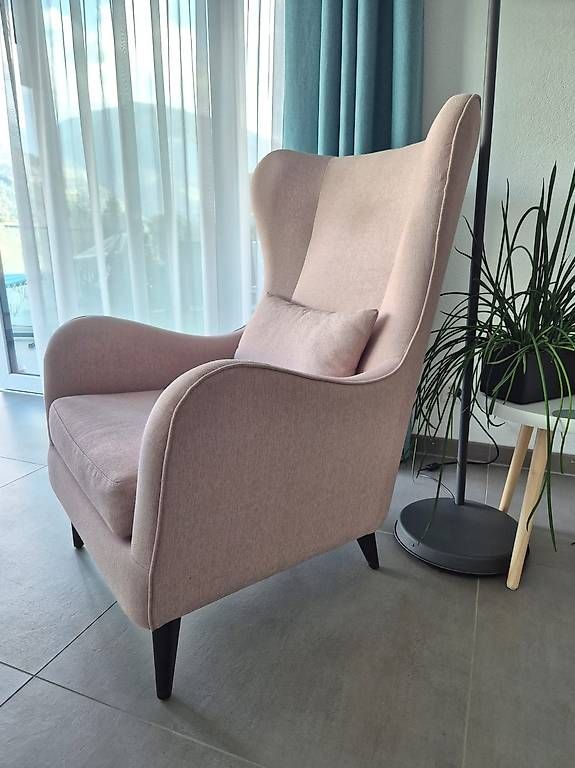 Poltrone: Fauteuil à oreilles – Usato da Corin-de-la-Crête venduto da Ejoeli