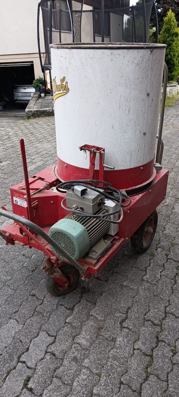Trinciatrici: Strohmühle, Strohhäcksler  – Usato da Hinwil venduto da Daniela06