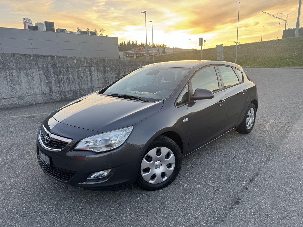 Opel Automobili: Opel Astra j 1.6 – Usato da Bulle venduto da Morbes