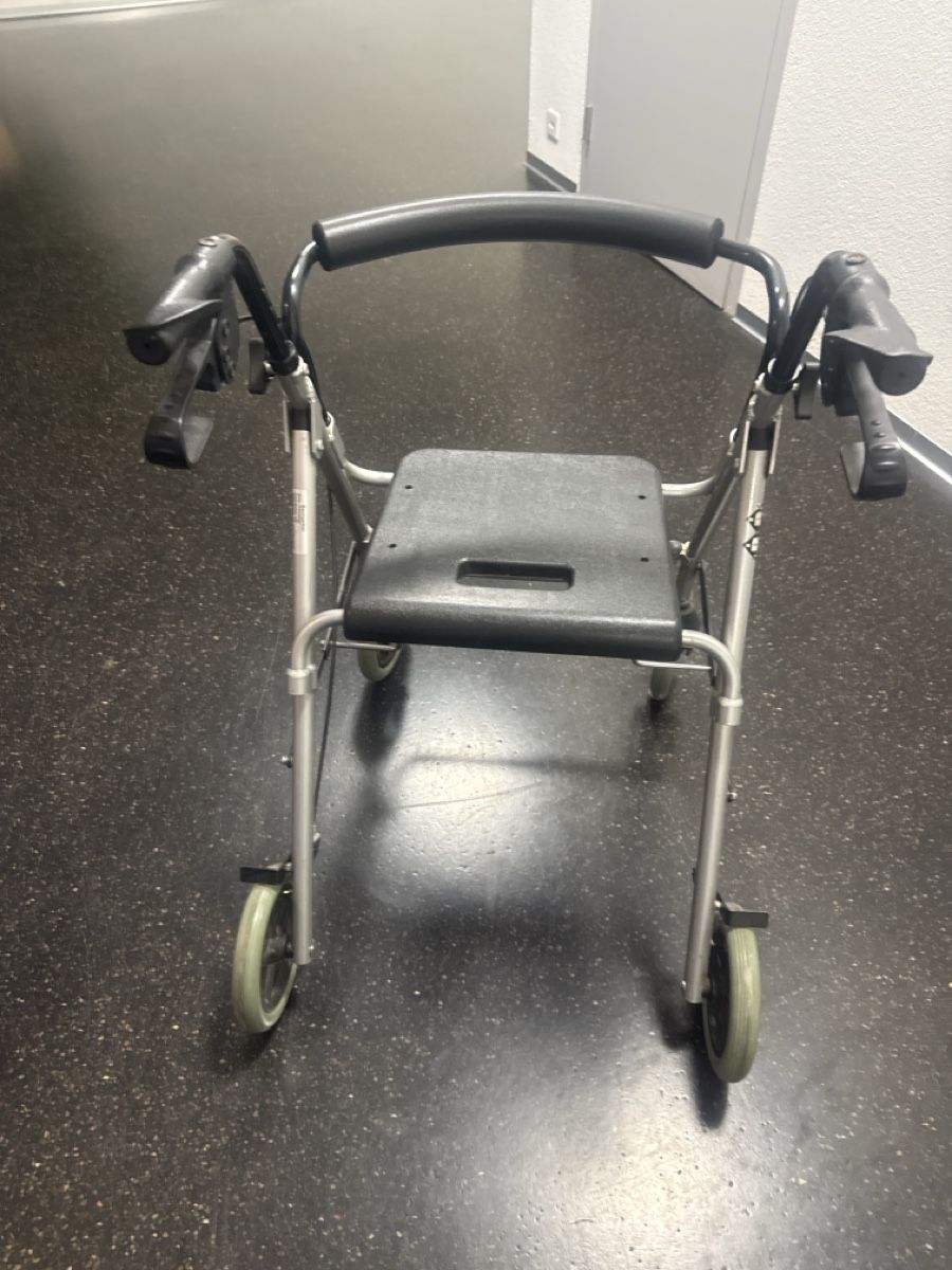 Gehhilfen: Rollator  – Gebraucht aus Horgen von jpa_2z8y 2