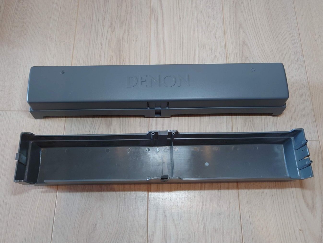 Denon Home Cinema: Denon Kabelabdeckung – Usato da Fürigen venduto da stadlepa 1