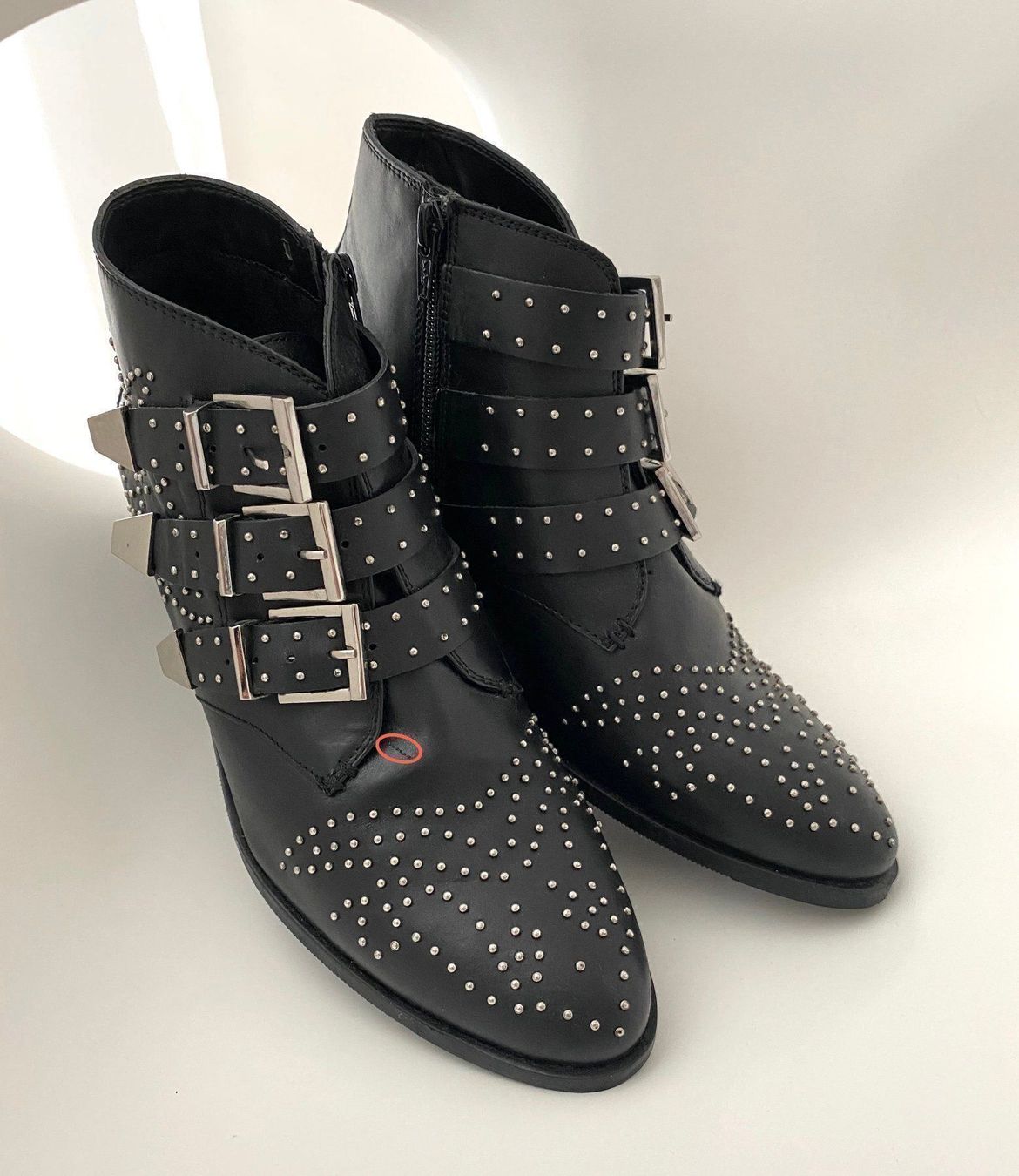 Scarpe da donna: Bottines en cuir NEUVES – Nuovo e nell'imballaggio originale da La conversion venduto da Repio 2