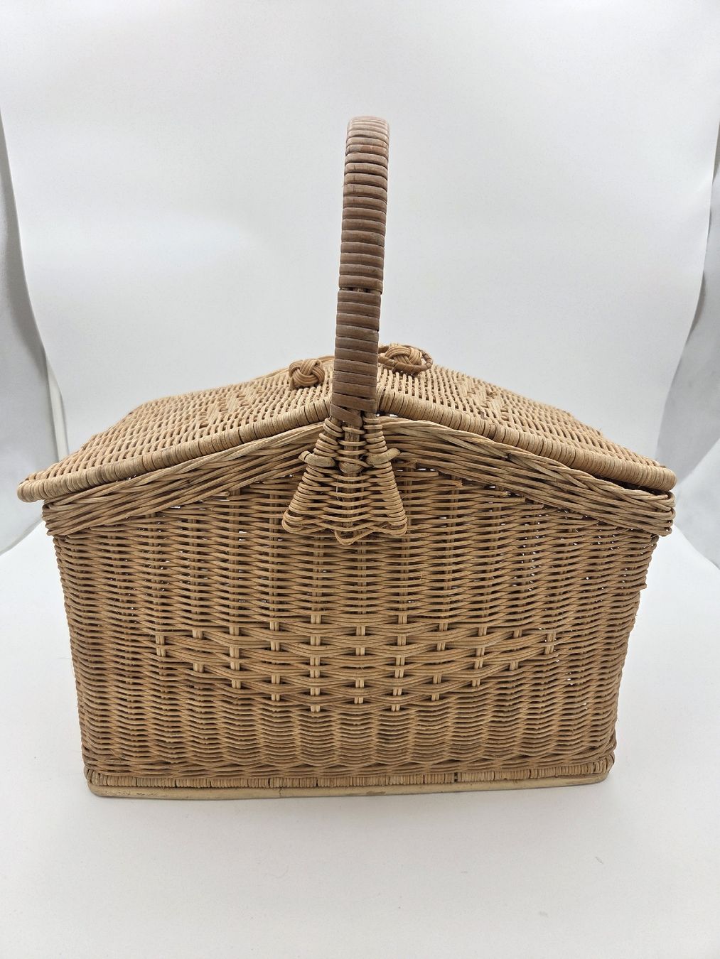 Sonstige Antiquitäten & Kunst: Picknickkorb aus Weidengeflecht mit zwei Klappdeckeln – Gebraucht aus Adligenwil von Die-Fundgrueb 1