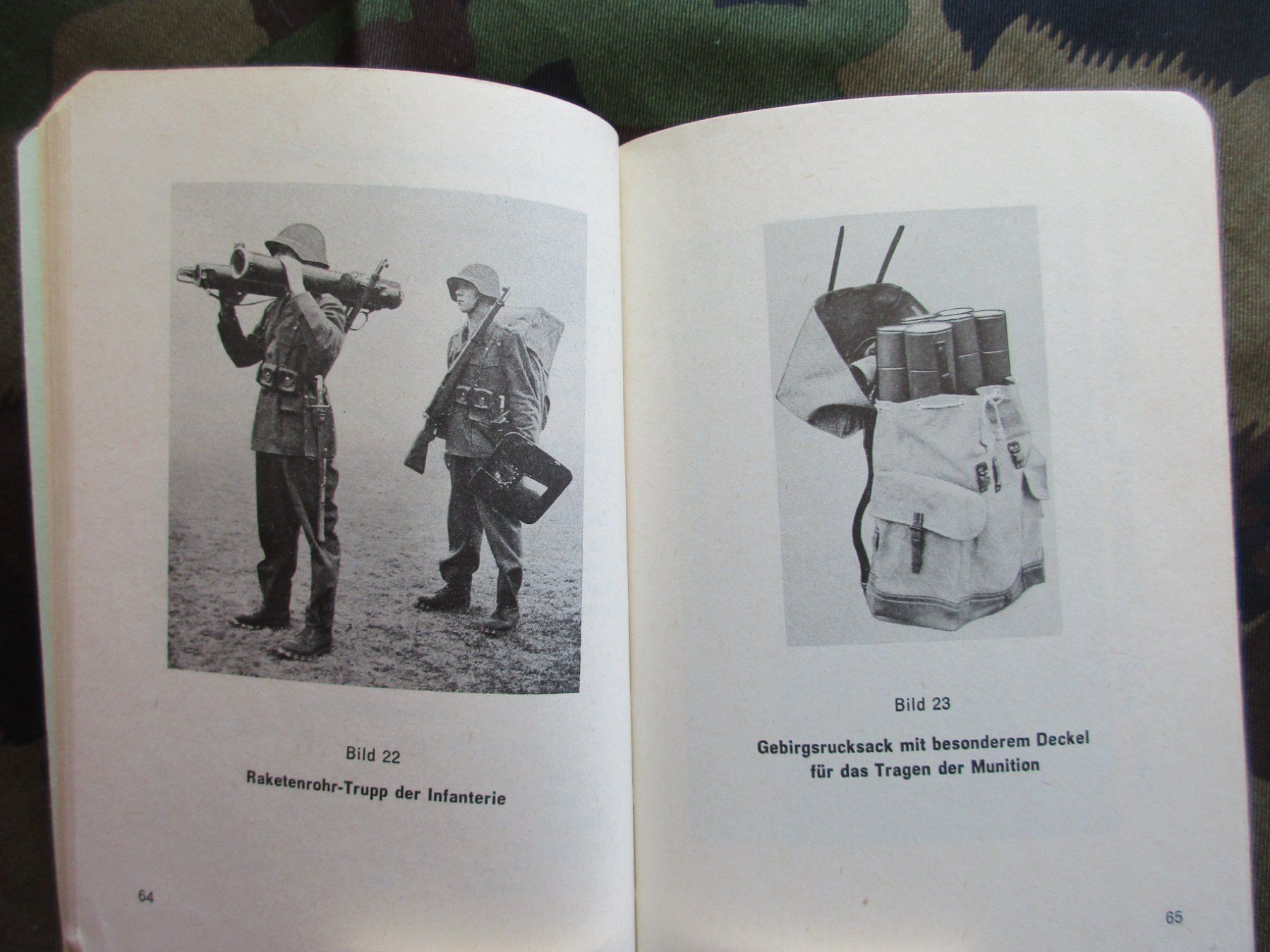 Libri: 5 Reglemente der Schweizer-Armee + 1 Büchlein "Majdanek" – Usato da Schafisheim venduto da reno007 1