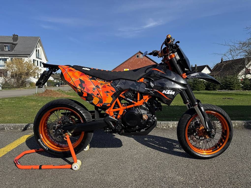 Strada: KTM 690 SMC R – Usato da Grüningen venduto da KTM93