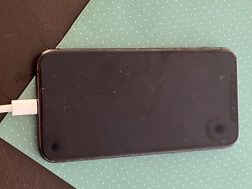 Apple Telefoni cellulari / Smartphones: tolles apple iphone 11 pro space grau 256 GB – Usato da Neuhausen am Rheinfall venduto da stundgirl 1