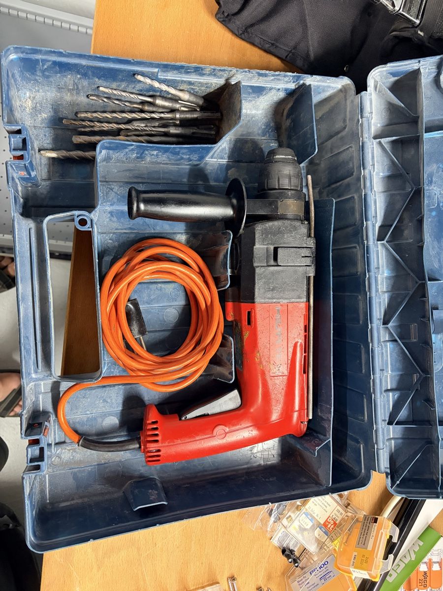 Hilti Perceuses: Hilti TE-10 SDS-Plus-Bohrhammer – D'occasion à Neuendorf par hank645 1