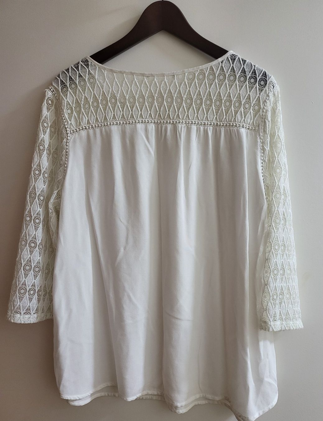 Camicette: Sommerliche Bluse in Weiss mit Spitze – Usato da Basel venduto da sci_67ms 1