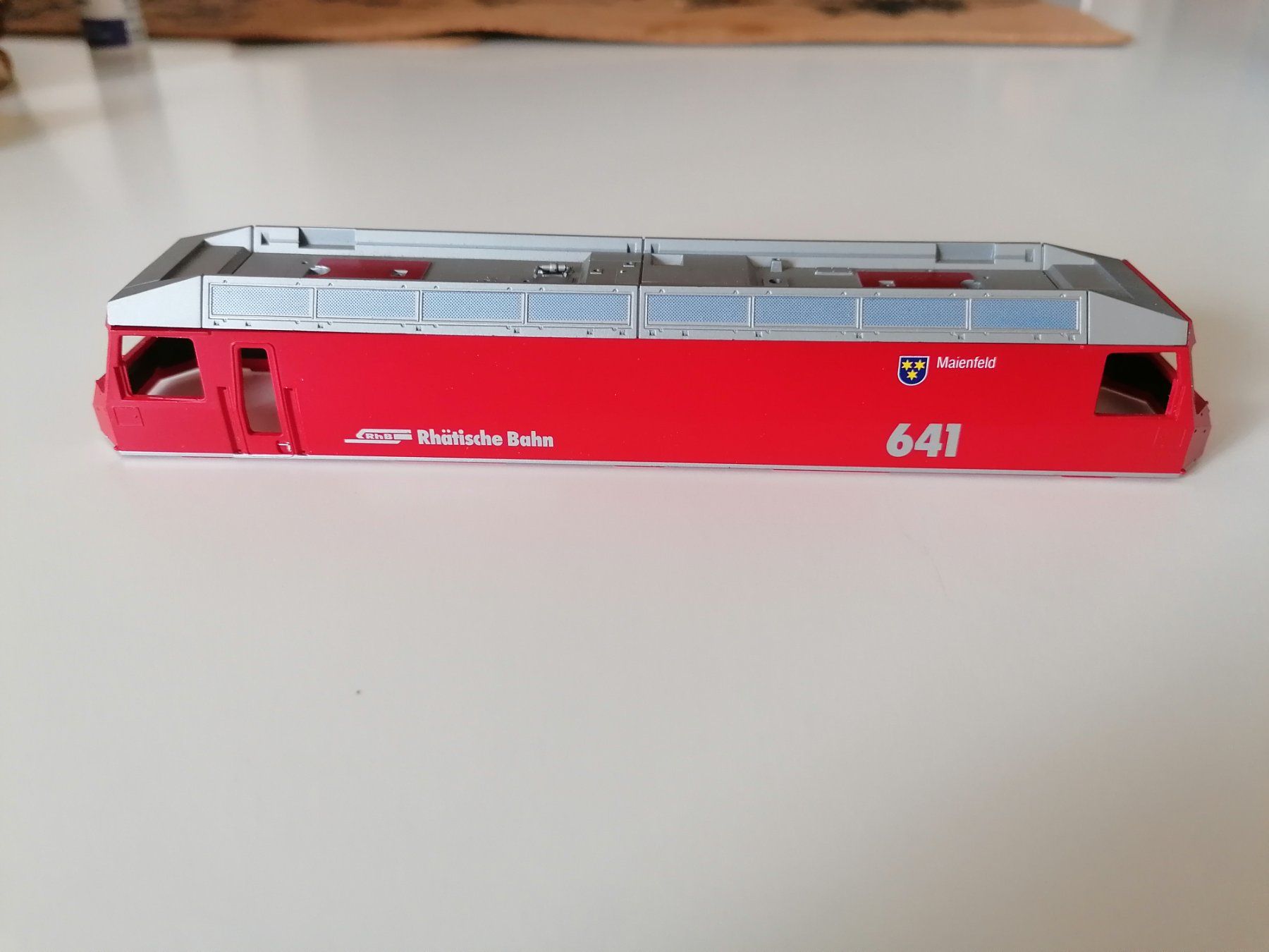 Bemo Modellini di ferrovie: Gehäuse Bemo RhB Ge 4/4 III 641 Maienfeld – Usato da Viganello venduto da Calanda747 2