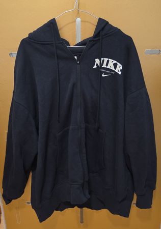 Nike Kapuzenjacke mit Reissverschluss, Grösse XL