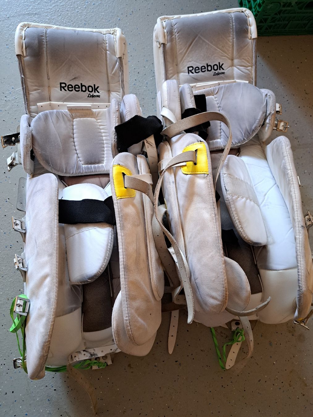 Reebok Protezioni & Imbottiture: Schoner Goali Eishockey – Usato da Weinfelden venduto da befowe 3