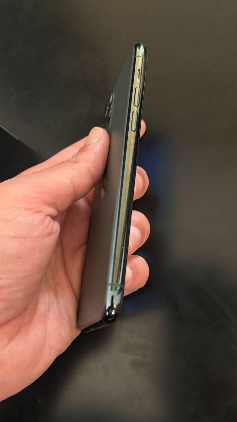 Apple Handys / Smartphones: iPhone 11 Pro 512GB Excellent Condition – Gebraucht aus Luzern von Waince786 1