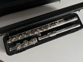 Yamaha YFL-282 transverse flute