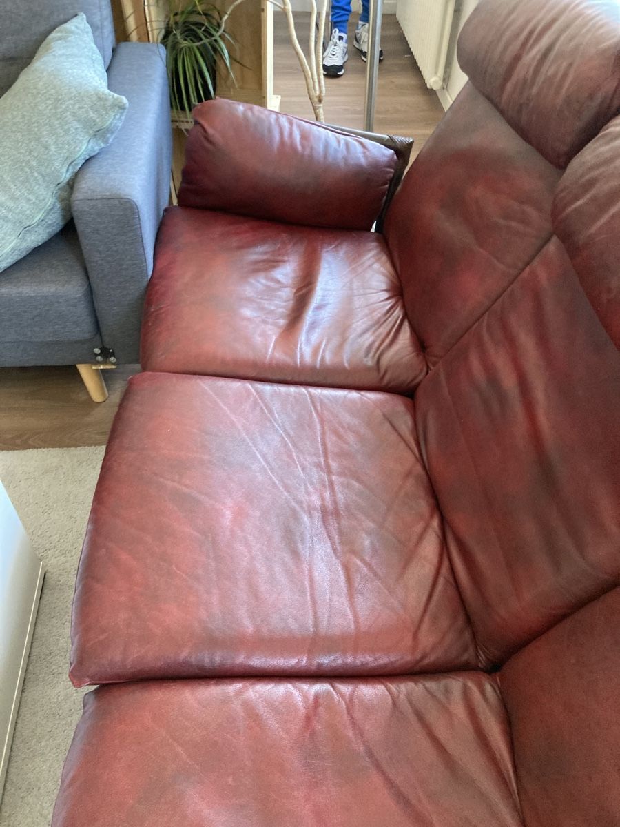 Poster & Bilder: Ledersofa – Gebraucht aus Stäfa von Bs80 1