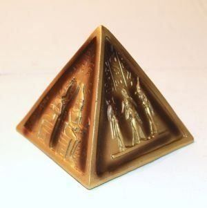 Tutte le decorazioni: Petite pyramide égyptienne – Nuovo e nell'imballaggio originale da Marsens venduto da carobazar 1